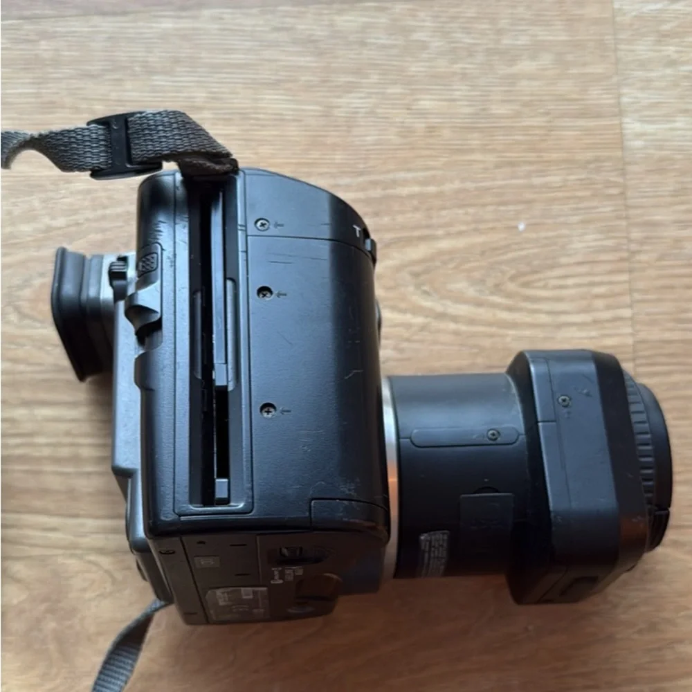 Untested* Sony Mavica MVC-FD95 2.1MP Digital Camera/Floppy Disc